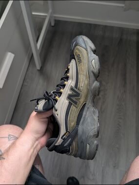 New Balance 1000s Men's Size 12 Olive and Black Trail Sneaker
